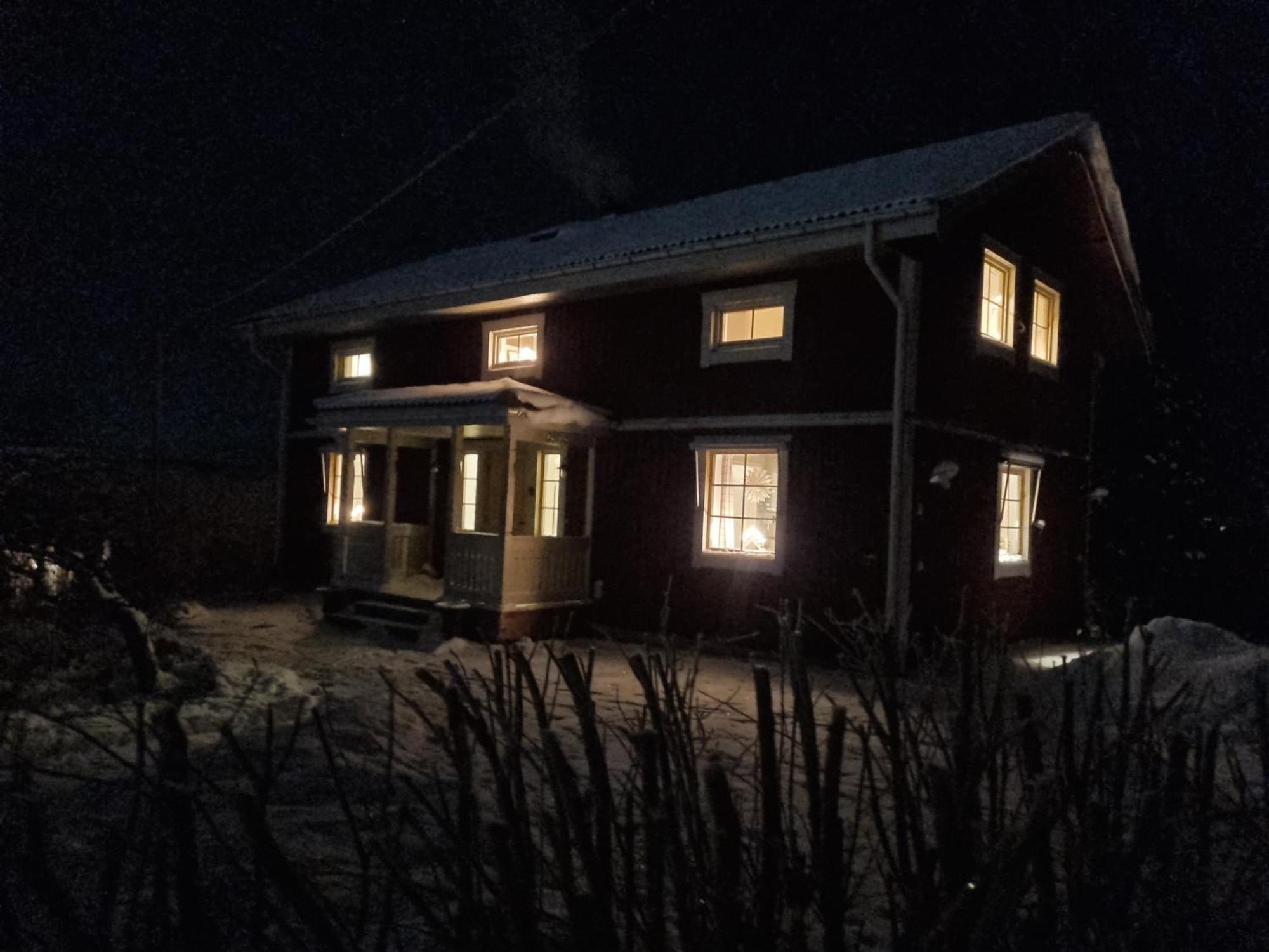 Saellinge House - Cozy Villa With Fireplace And Garden Close To ウプサラ エクステリア 写真